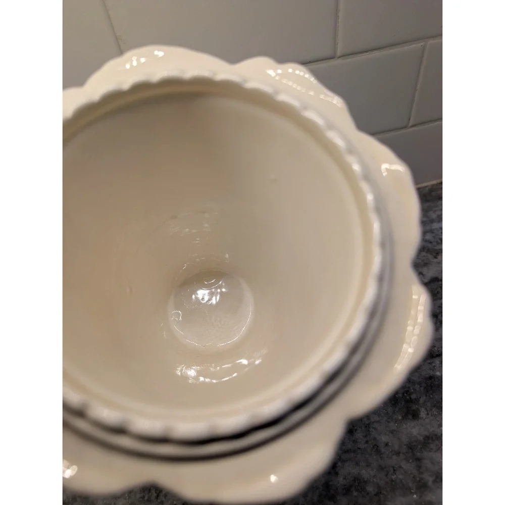 Cream Reticulated‎ Footed Floral Vase with Scalloped Edging